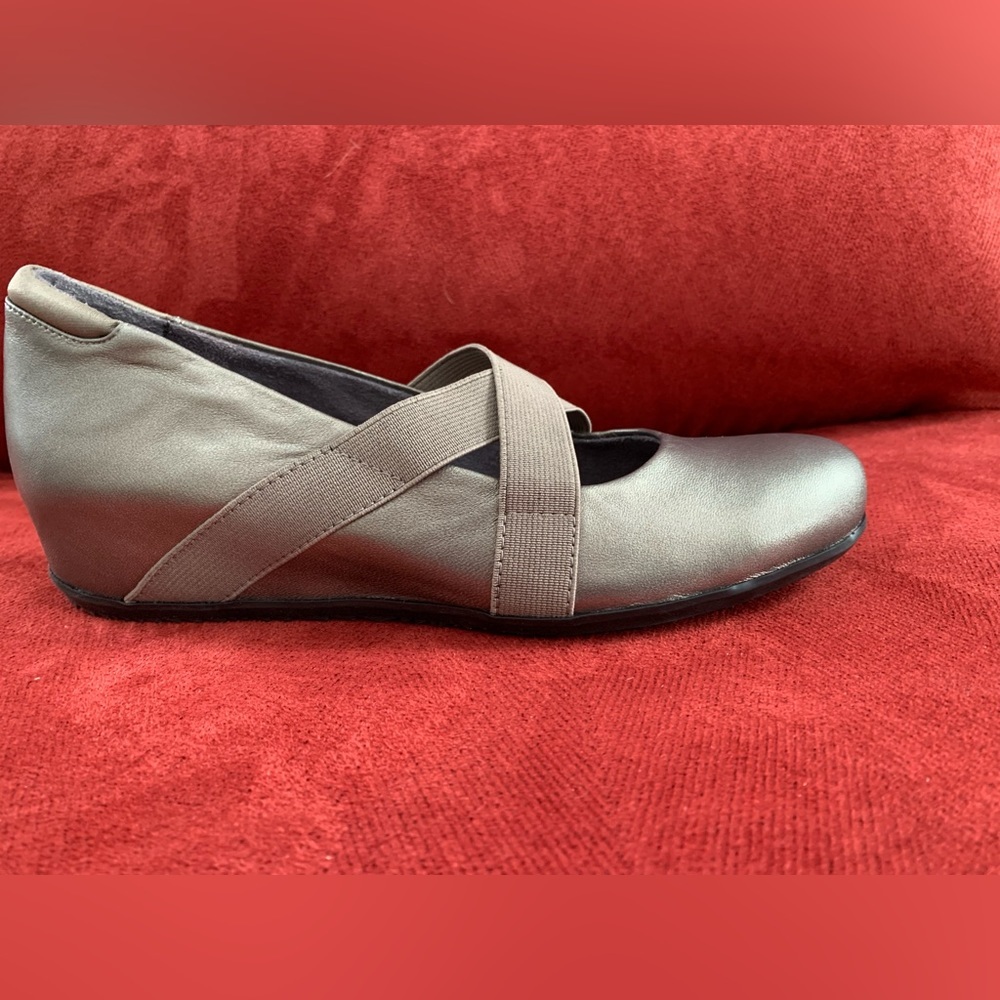 🥿🏷️SoftWalk Waverly Mary Jane Hidden Wedge - 6.5 N/AA Metallic Pewter - Picture 4 of 6